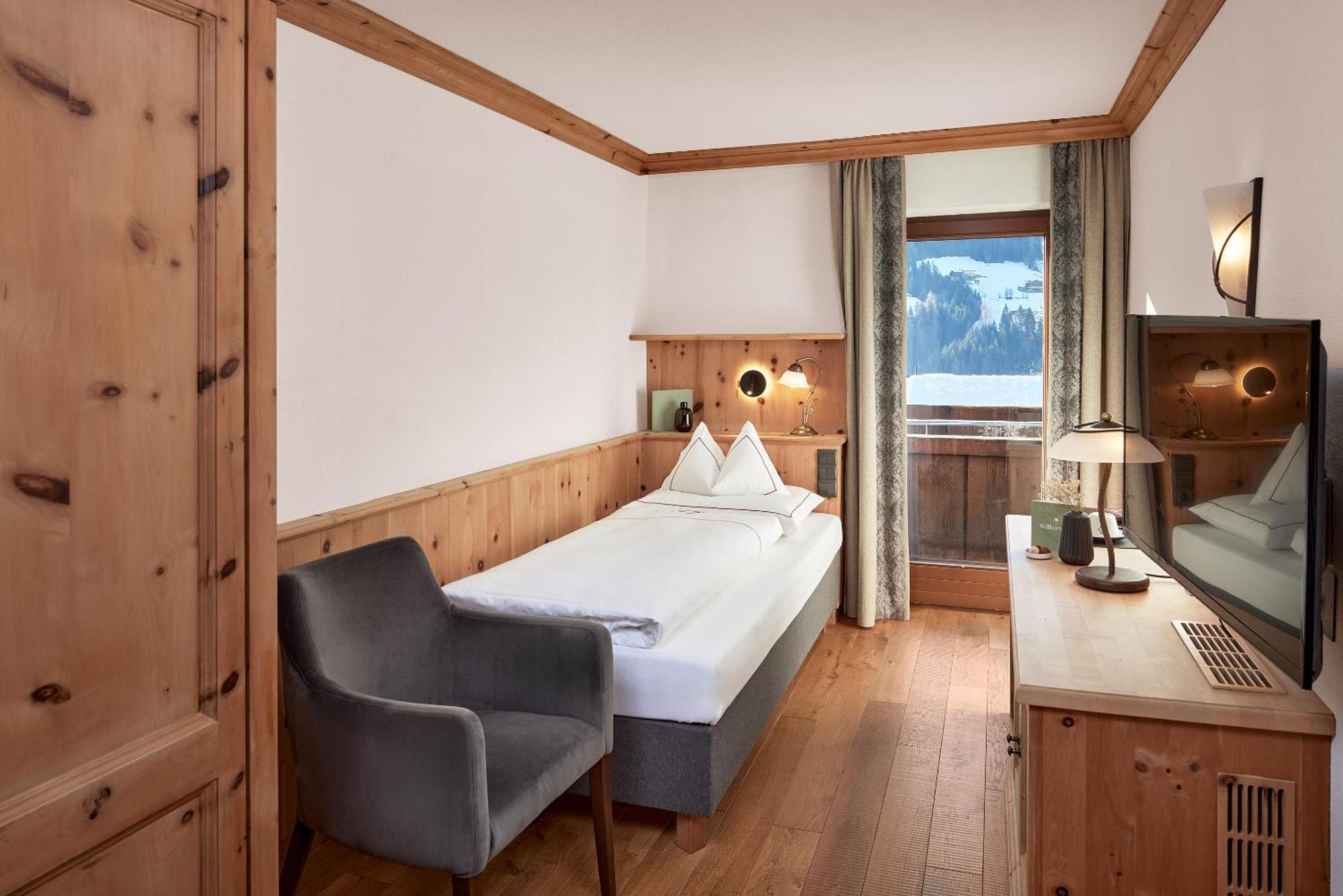 Der Boeglerhof - Pure Nature Spa Resort อัลพ์บาค ภายนอก รูปภาพ